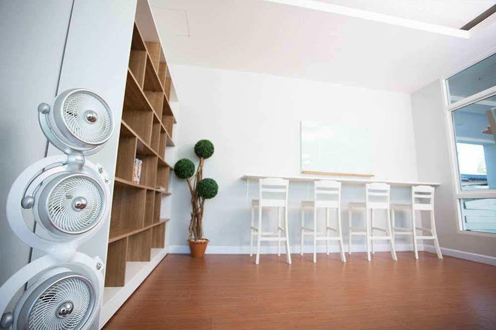 BBG Seaside Luxurious Service Apartment Bangsaen Extérieur photo